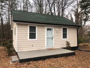 Building Photo - MOVE-IN READY!