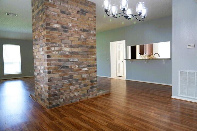 Building Photo - 18143 Forest Cedars Dr