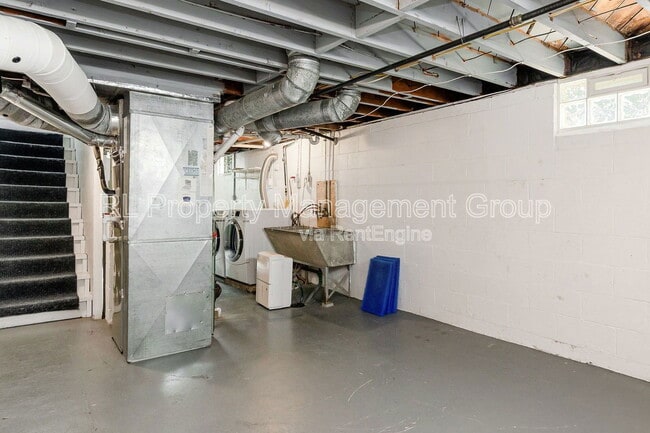 Building Photo - 459 Blenheim Rd