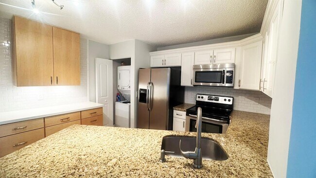 Building Photo - 7547 S Oriole Blvd