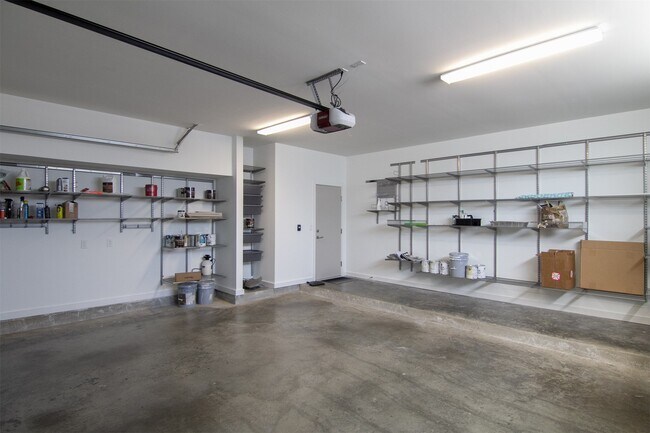 Building Photo - 5301 Chenevert St