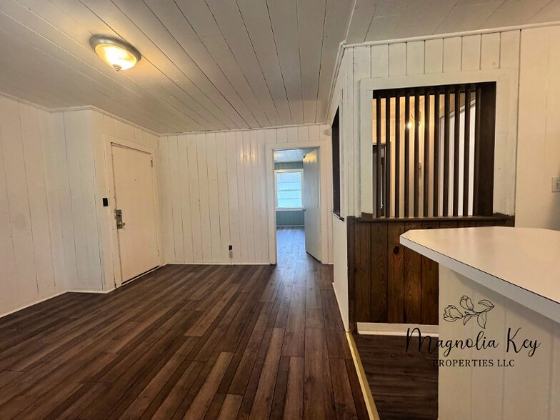 Building Photo - 7203 Porcher Dr