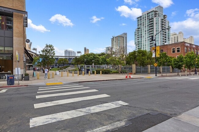 Building Photo - 427 9th Ave