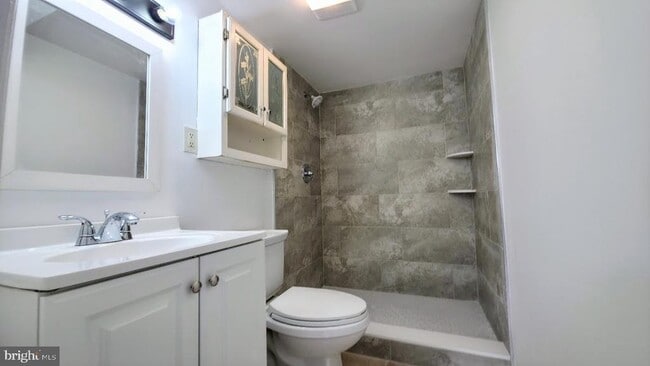 Building Photo - 12217 Valleywood Dr