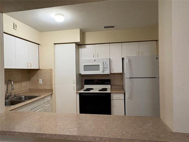Building Photo - 4119 W La Salle St