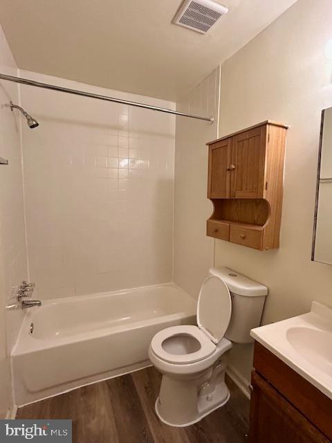 Building Photo - 10 Kettle Ct