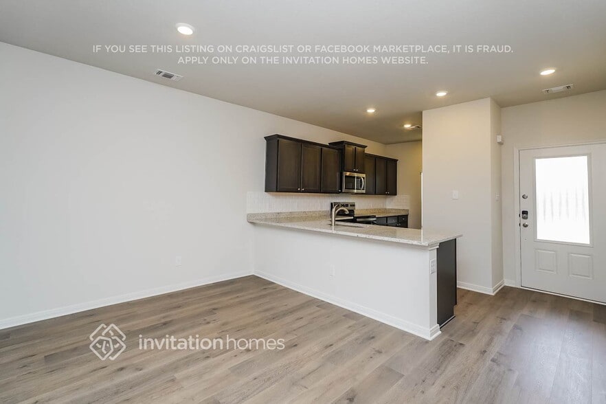 Building Photo - 10025 Pilot Pl