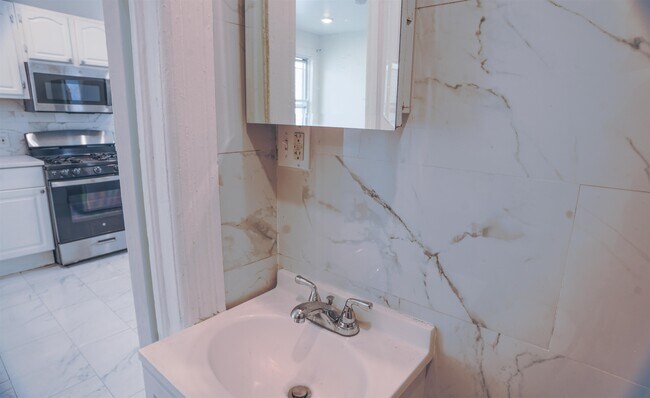 Building Photo - 13 Stevens Ave