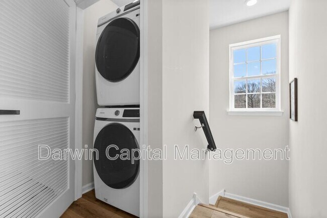 Building Photo - 385 N Tuckahoe Rd