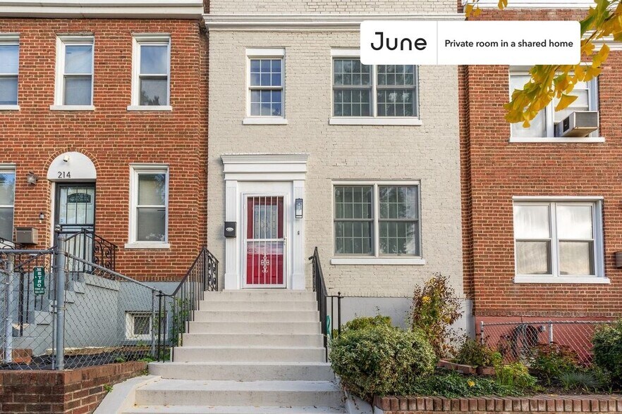 Building Photo - Room in Shared 2 bed/2 bath home