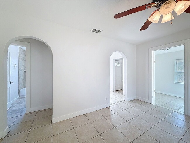 Building Photo - 1844 27th St S