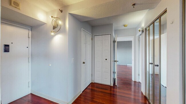 Building Photo - 250 Hammond Pond Pkwy