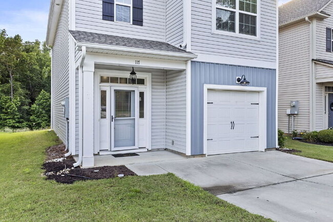 Building Photo - Simpsonville 3BR/2.5BA with Granite, Garag...