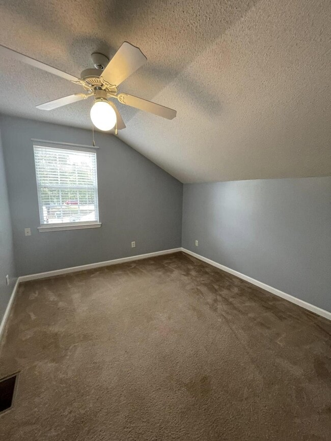 Building Photo - 233 Timber Wind Dr