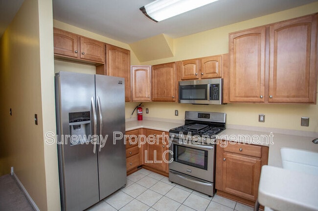 Building Photo - 15 Fawn Ct