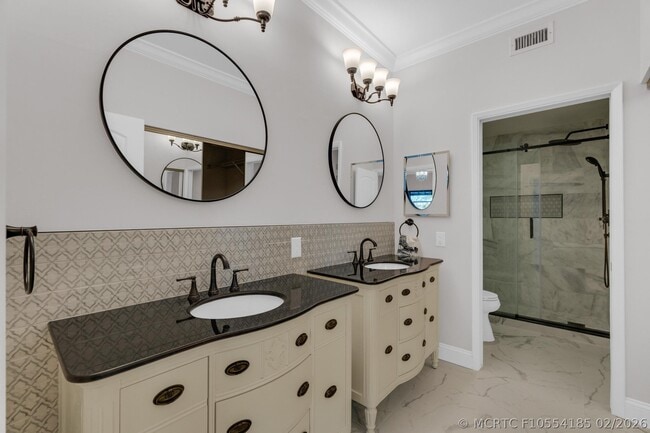Building Photo - 6241 Pointe Regal Cir