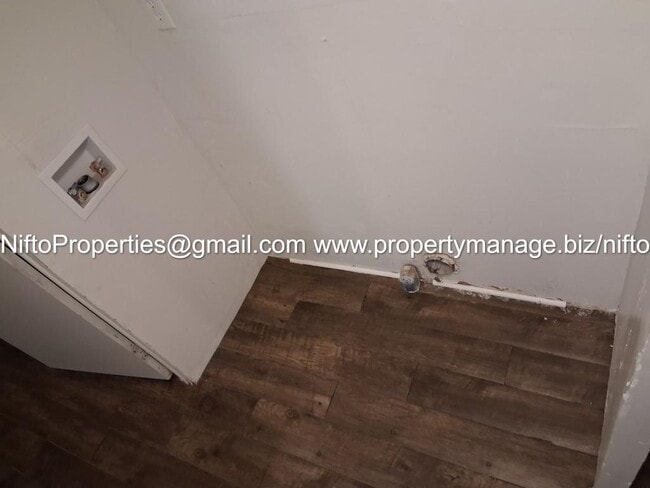 Building Photo - 5576 Aenon Ln