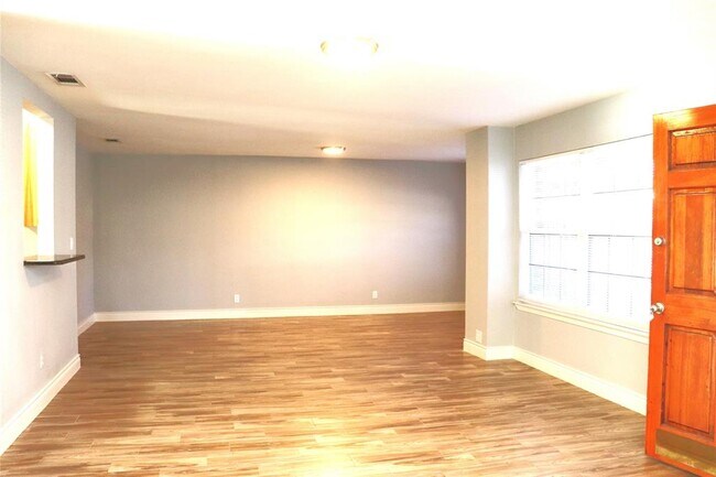 Building Photo - 606 Mildred Ave