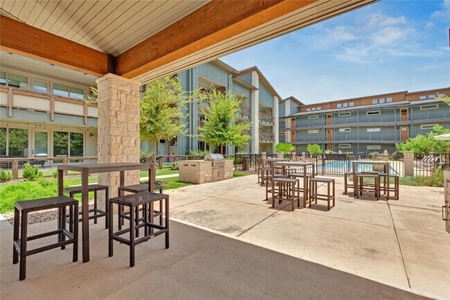 Building Photo - 4704 Sunset Trail