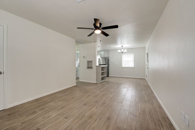 Building Photo - 4704 SE 18th St