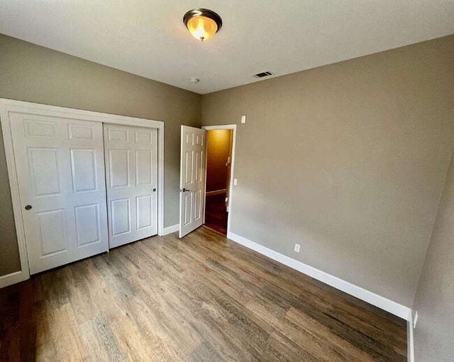 Building Photo - 1605 Paseo Flores Dr