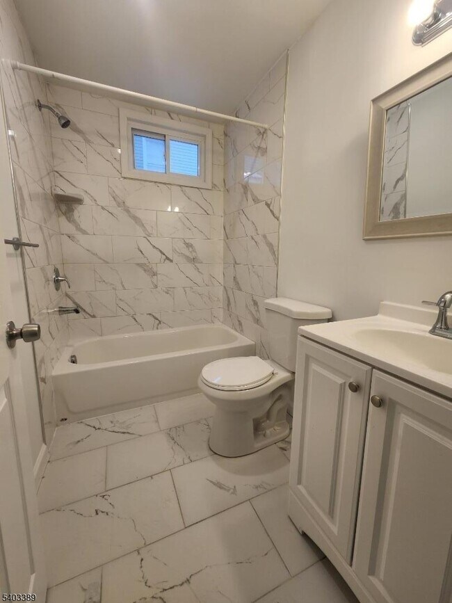 Building Photo - 818 S 12th St