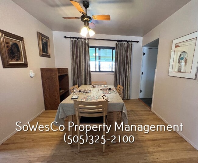 Building Photo - FULLY FURNISHED  3 Bedroom - Short or Long...