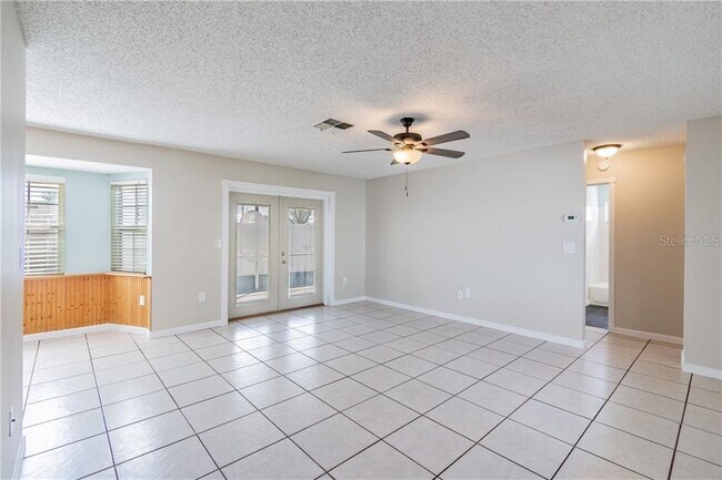 Building Photo - 5010 Larch Ln