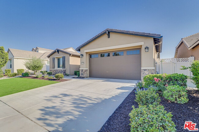 Building Photo - 14001 Barbon Beck Ave