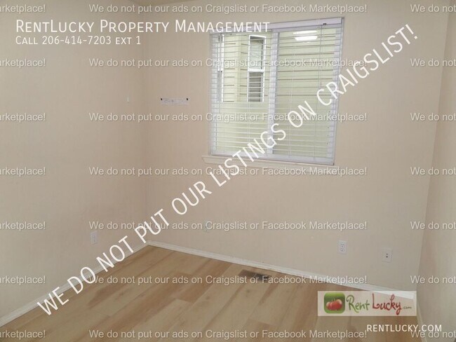 Building Photo - 111 203rd St SE