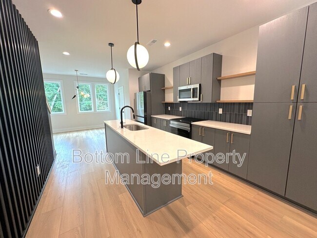 Building Photo - 1358 Briar Creek Rd