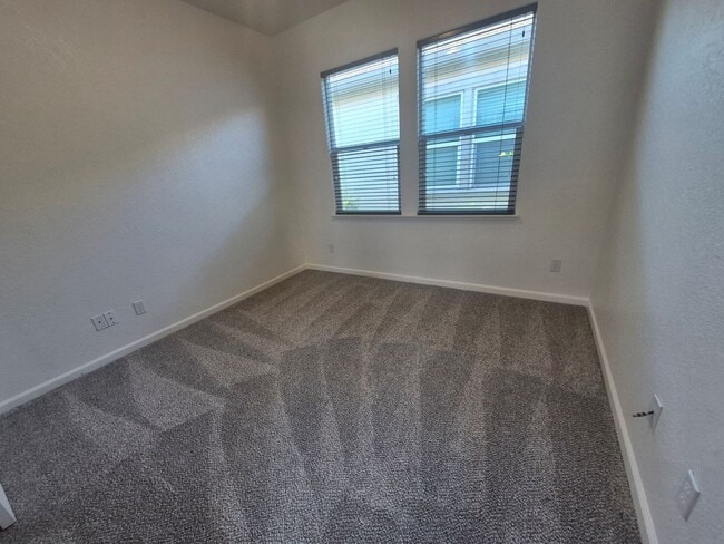 Building Photo - Spacious Four Bedroom, Three Bath Home in ...