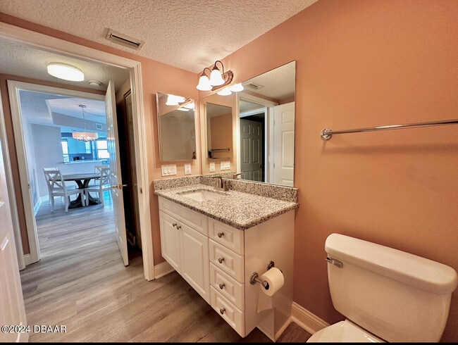 Building Photo - 4670 Links Village Dr