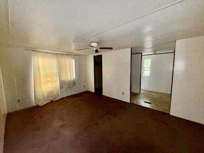 Building Photo - 125 Co Rd 371