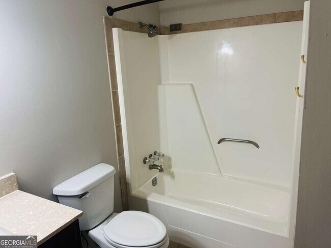 Building Photo - 2472 Ramblewood Ct