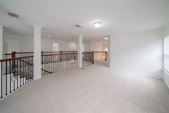 Building Photo - 1415 Sue Barnett Dr