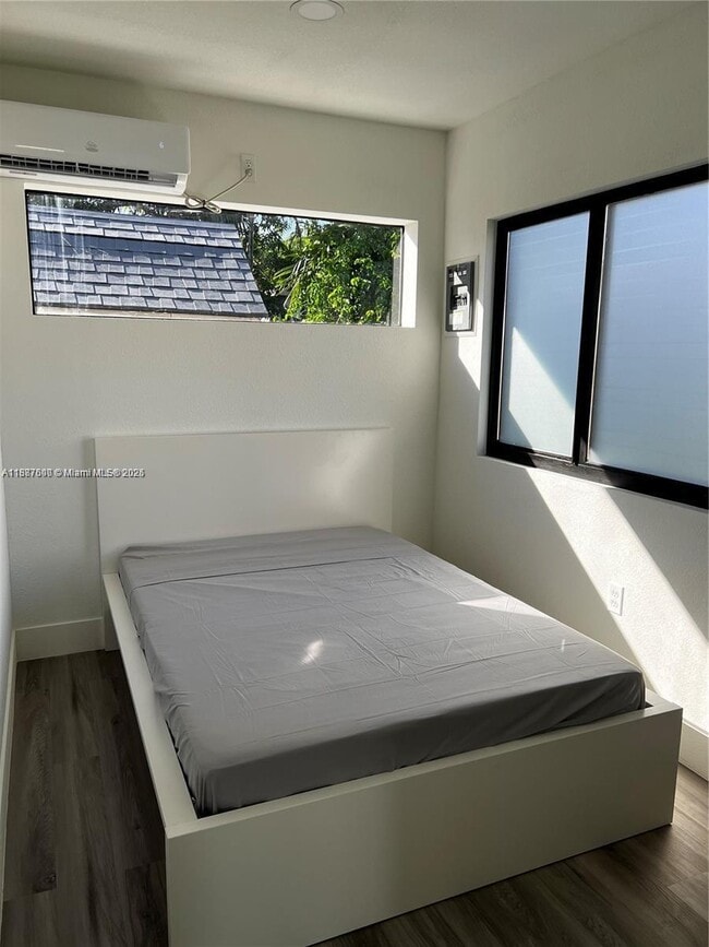 Building Photo - 2040 SW 80th Ct