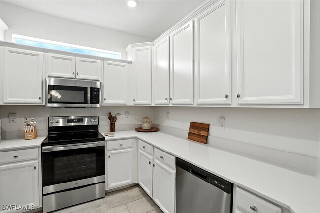 Building Photo - 1676 Alameda Dr