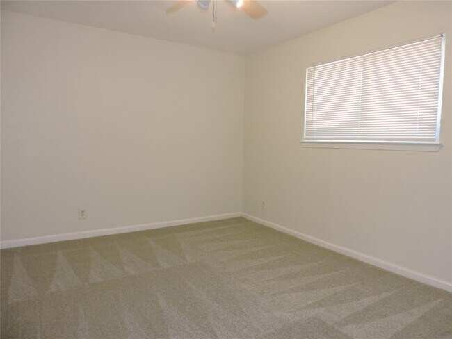 Building Photo - 1625 Chippeway Ln