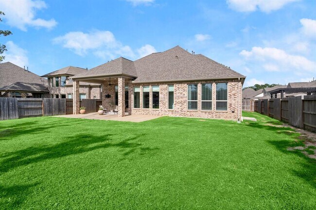 Building Photo - 16711 Arboleda Dr