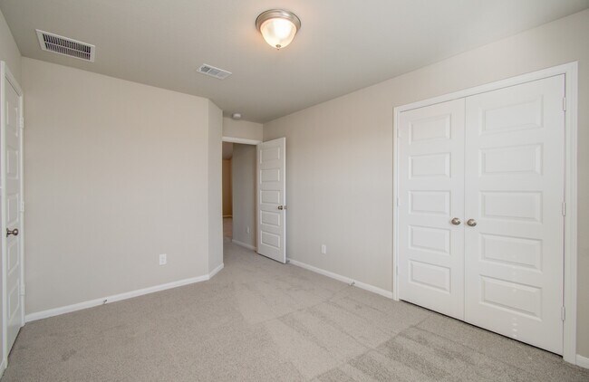 Building Photo - 8411 Beacon Bay Cir