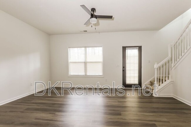 Building Photo - 2555 Flat Shoals Rd