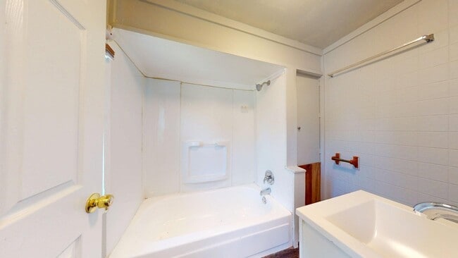 Building Photo - Denison/W.73rd neighborhood - updated 3 be...