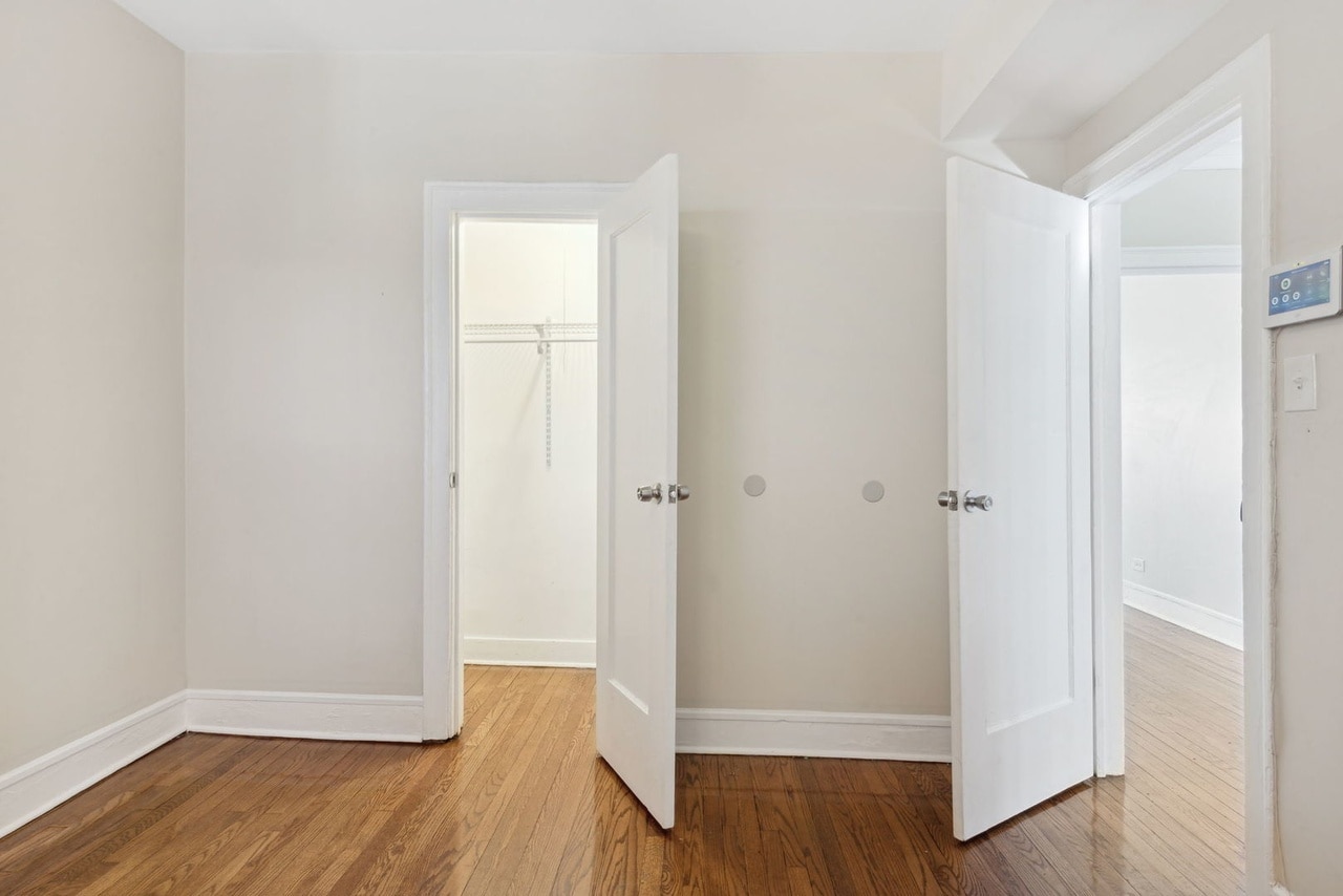 Building Photo - 7746 S East End Ave