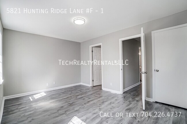 Building Photo - 5821 Hunting Ridge Ln