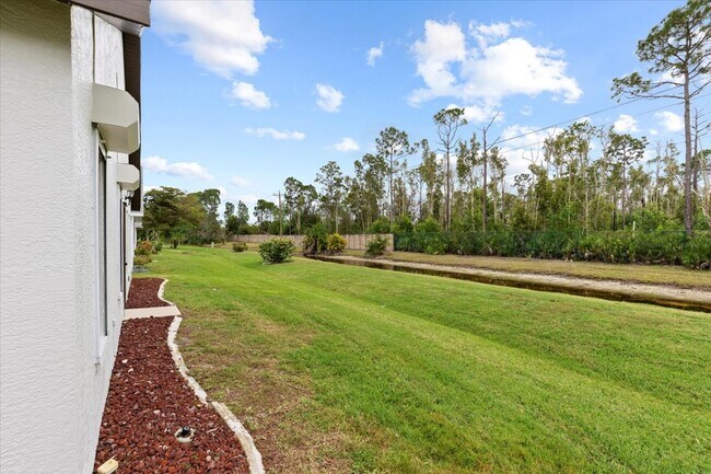 Building Photo - Sabal Springs Blvd