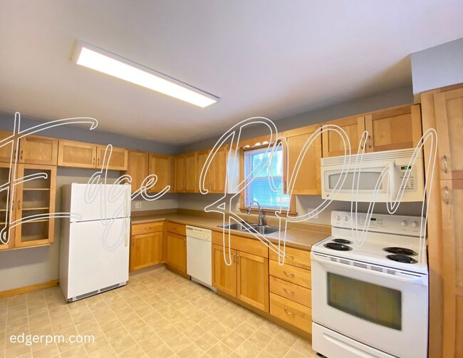 Building Photo - Spacious 2-Bedroom, 2-Bath House for Rent!