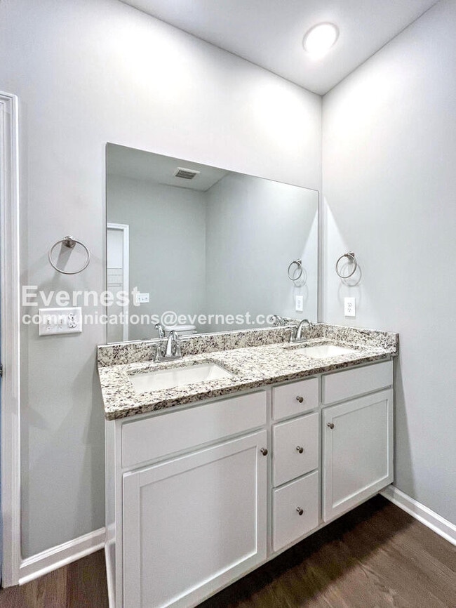 Building Photo - 1413 Pipeline Ave