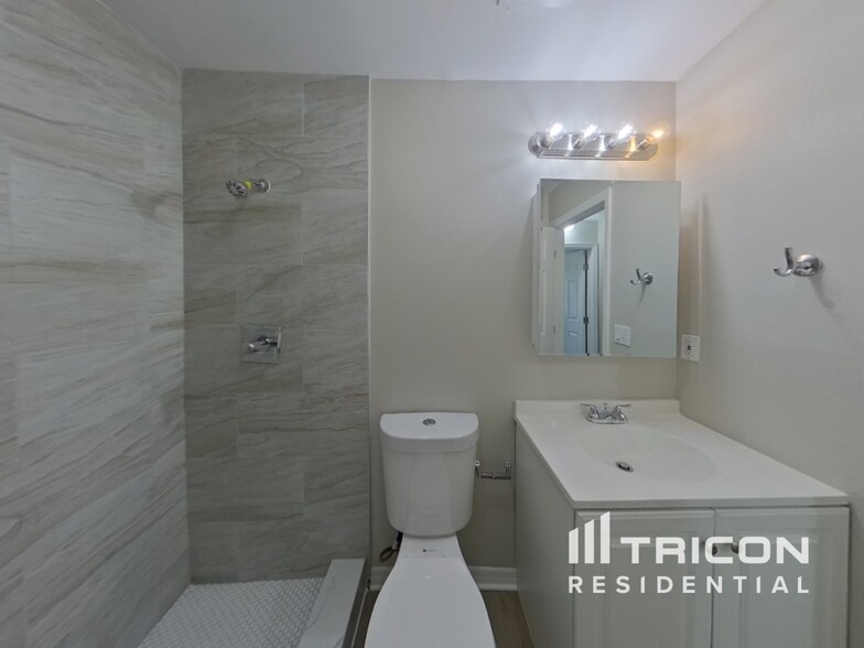 Building Photo - 12801 Woodchip Ct