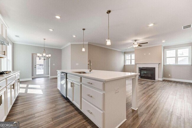 Building Photo - 1060 River Park Dr